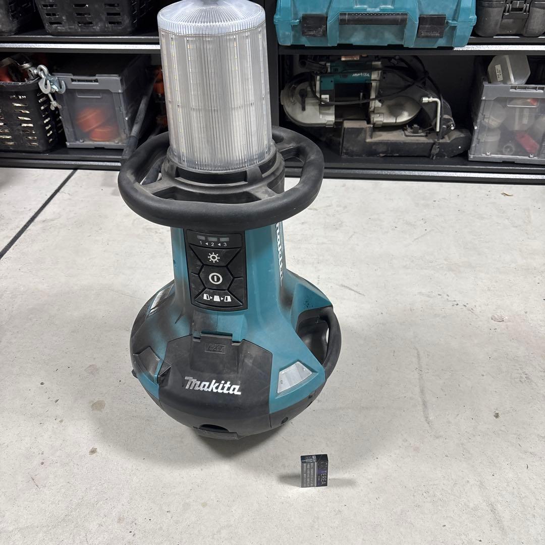 型番　ML010G Makita ランタン 照明器具