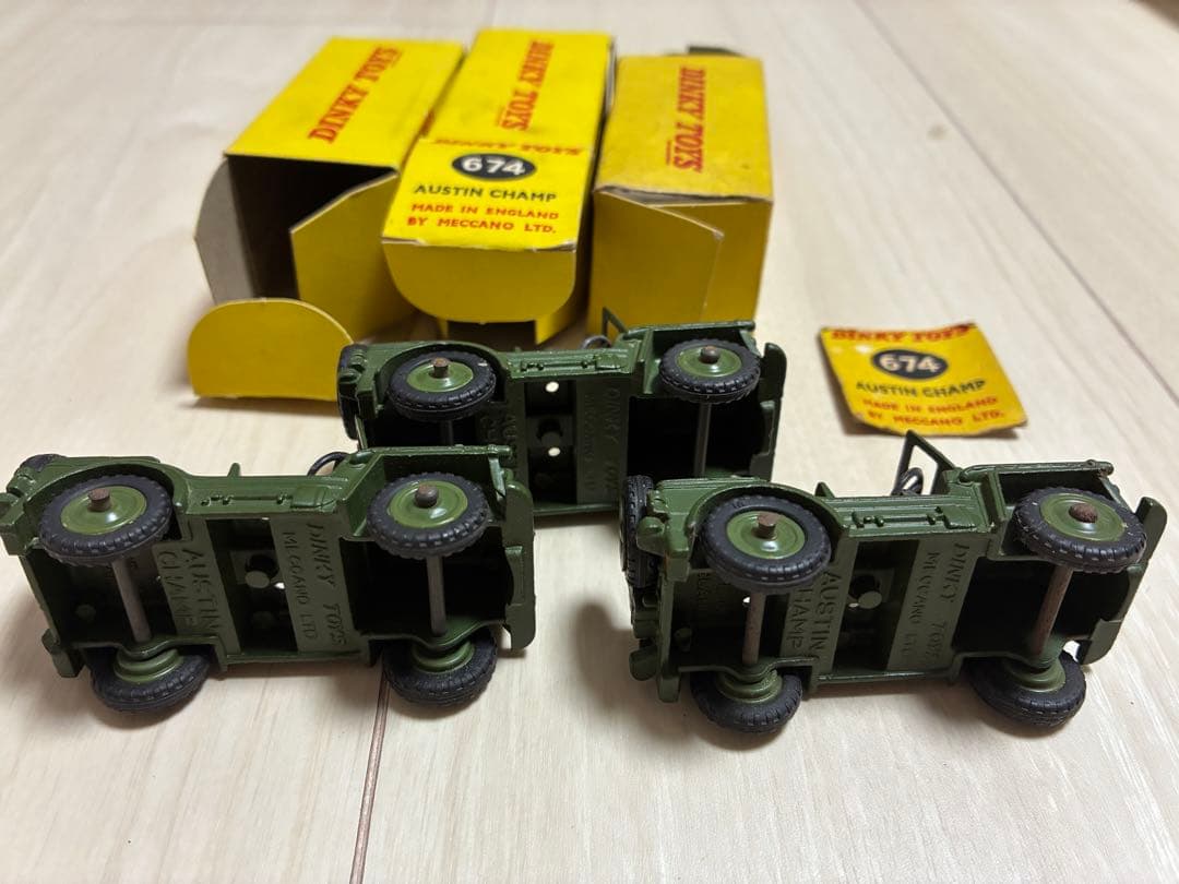 Dinky Toys 674 Austin Champ ミニカー
