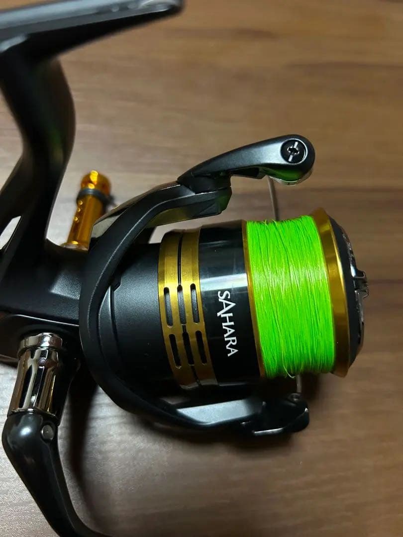 シマノ 22サハラ 4000XG ゴメクサスリールスタンド、ハンドルノブ交換済