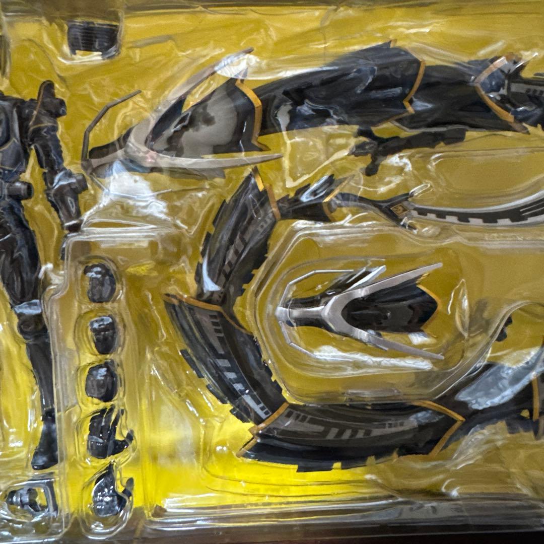 S.H.Figuarts 仮面ライダーリュウガ&ドラグブラッカー　　外箱難あり
