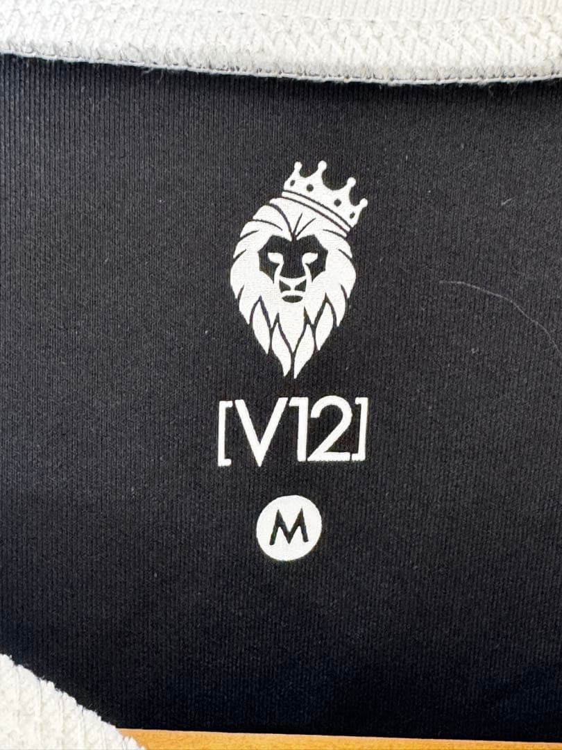 V12 メンズ モックネック 未使用　M 未使用