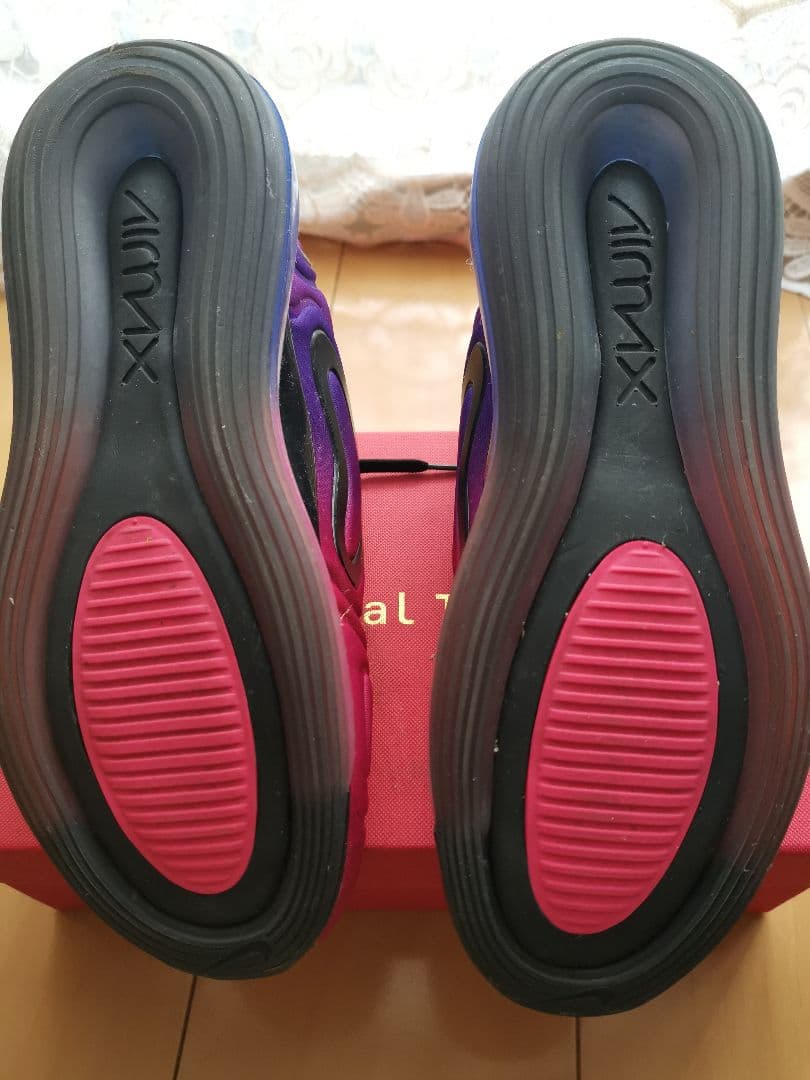 NIKE エアマックス720　⭐️値下げ
