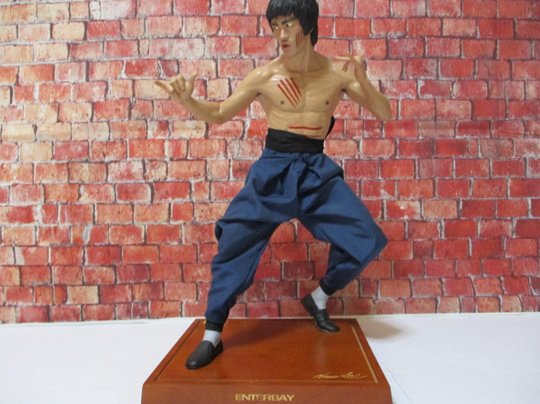 エンターベイ　ENTERBAY　ブルースリー　李小龍　燃えよドラゴン
