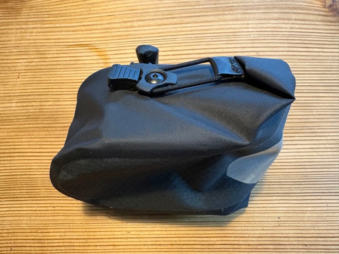 Selle SMP ブラック サドル 169g