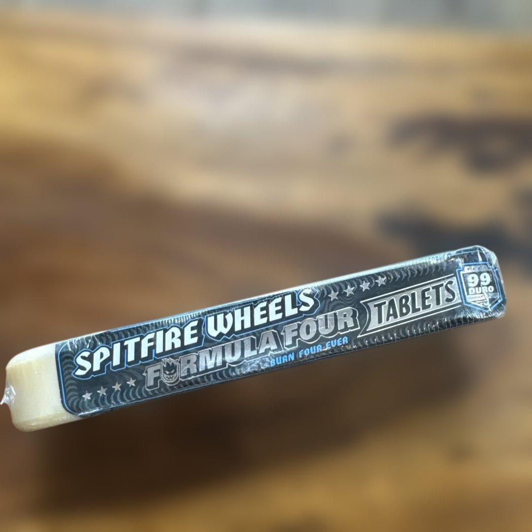 Spitfire フォーマル4 タブレット55mm99a スケボーウィール