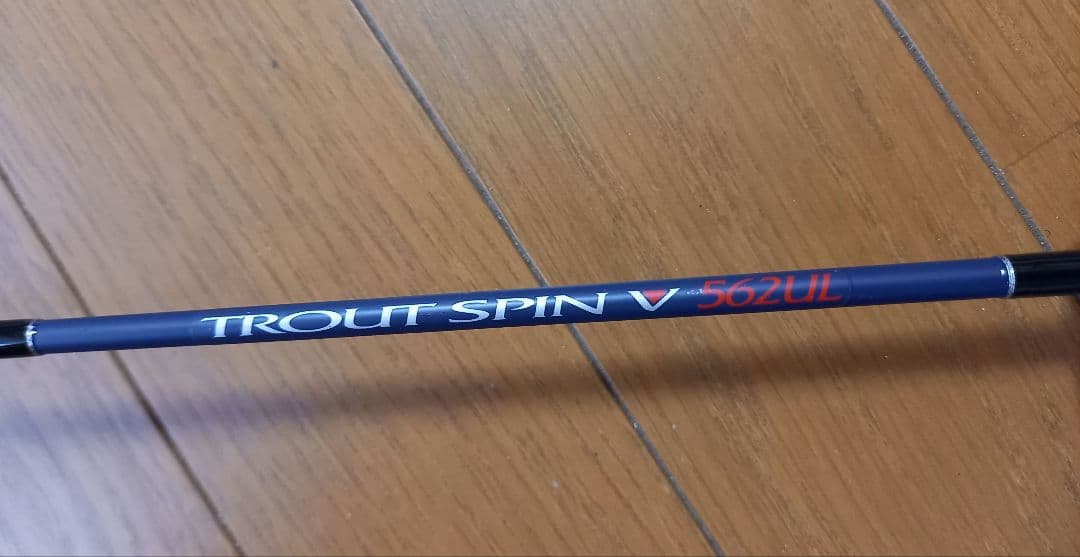 TROUT SPIN V 562UL トラウトロッド　2本