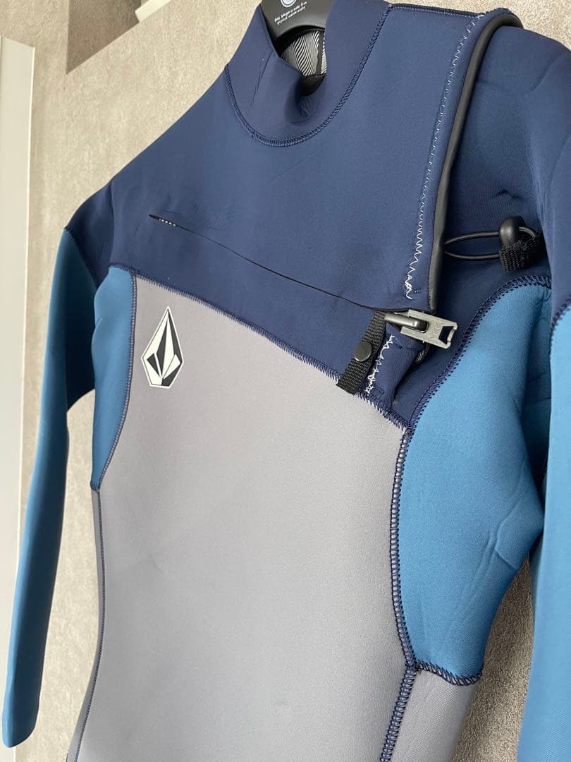 【新品未使用】volcom ウェットスーツ　ボルコム　フル　サイズLS