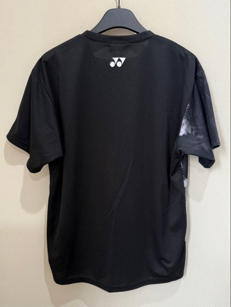 値下げ‼️YONEX メンズ 抽象パターン Tシャツ 黒/白 L