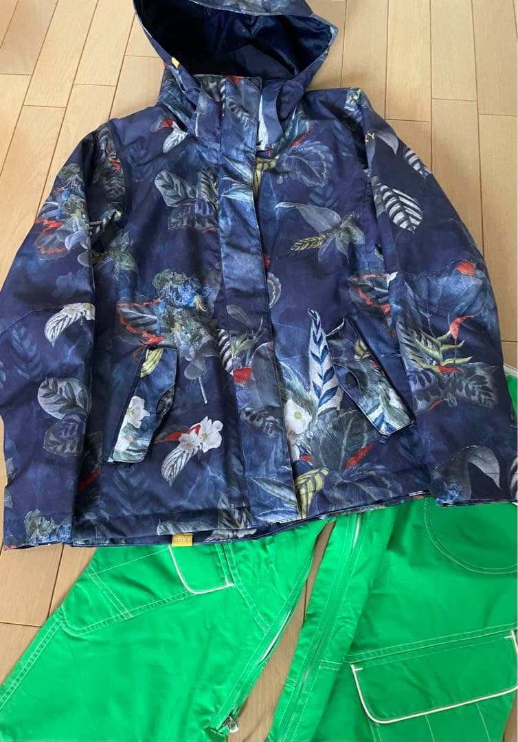ロキシー　ROXY スノボーウェア　Sサイズ　上下セット
