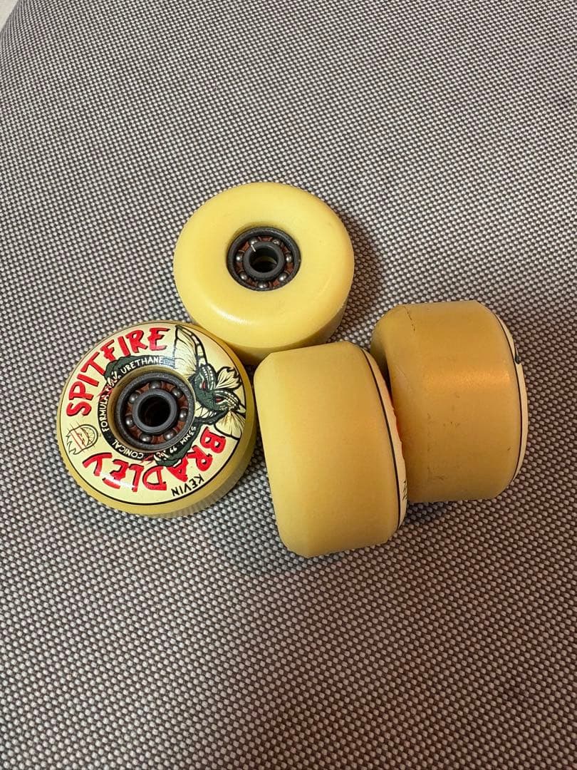 SPITFIRE BRADLEYスケートボードウィール 4個セット※質問不可