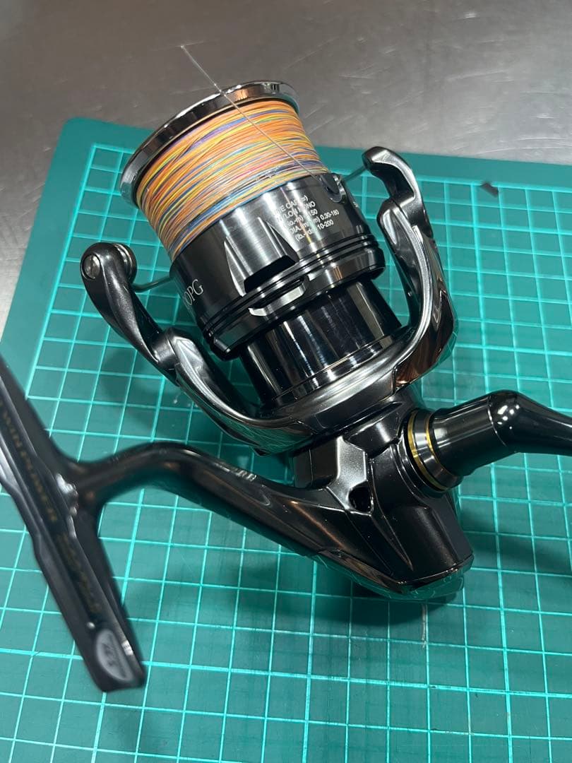 美品　SHIMANO 24ツインパワー4000PG スピニングリール