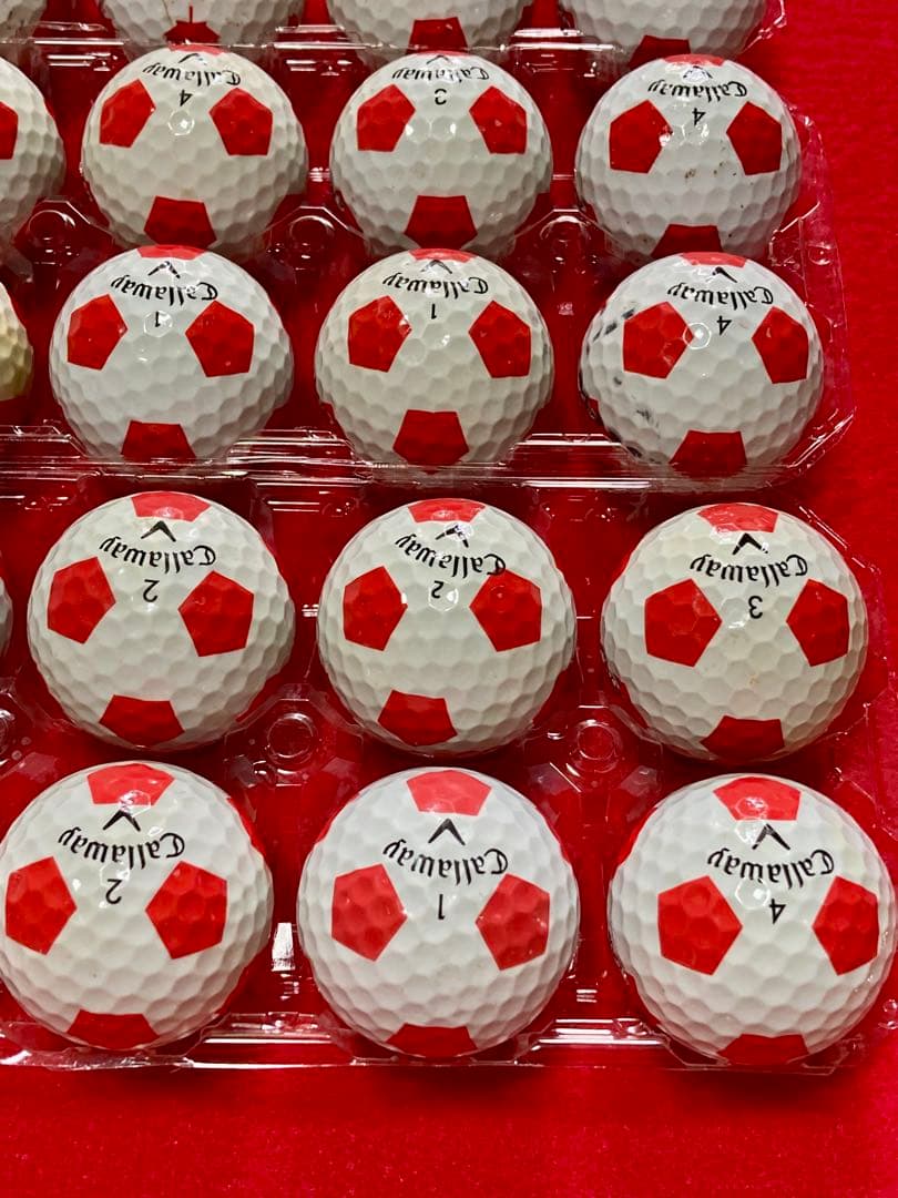 M109【中古ゴルフボール】キャロウェイ/クロムソフト 《サッカー柄》赤30個