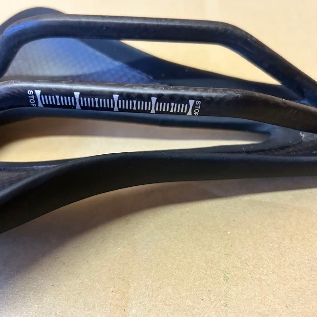新品　ヨーレオYOELEO CL MAX超軽量力ーボンサドル 幅:140mm