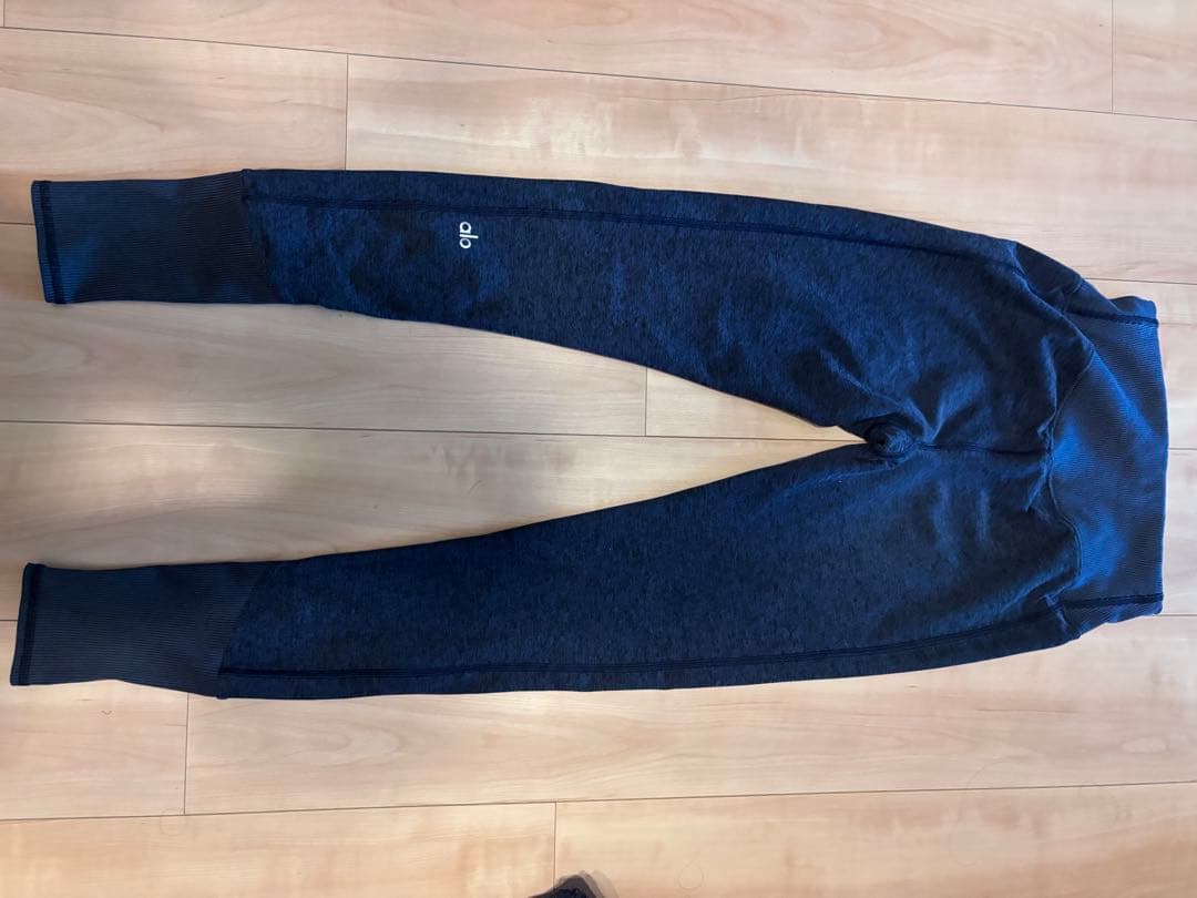 【良品】alo yoga 上下セットアップ タンクトップ　Sサイズ ネイビー