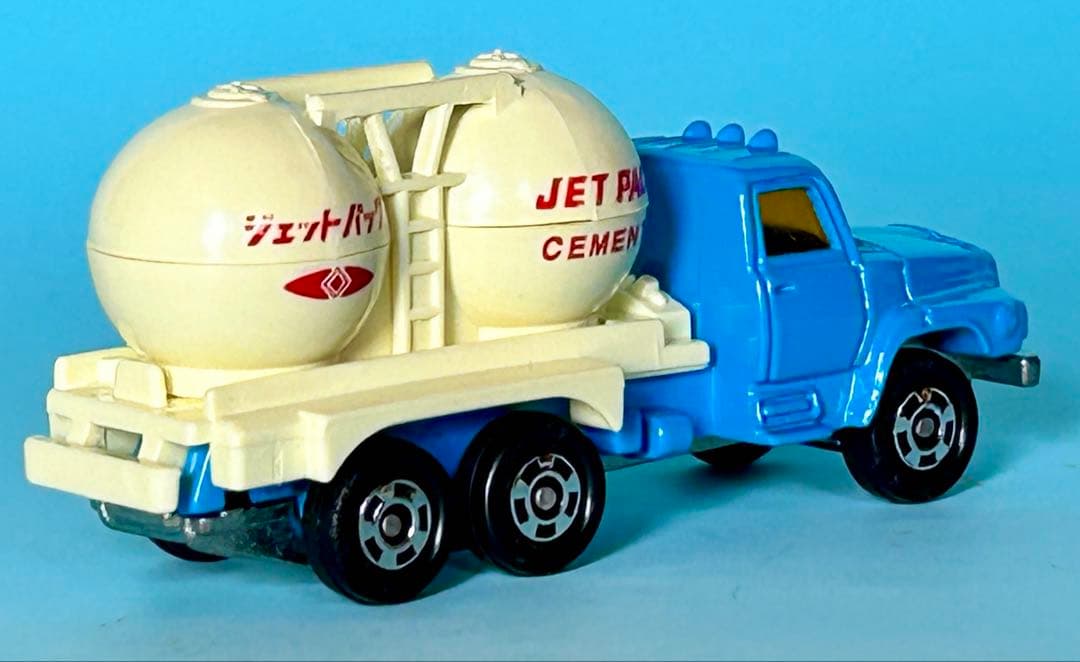 トミカ黒箱 42 ニッサンジーゼル ジェットパック