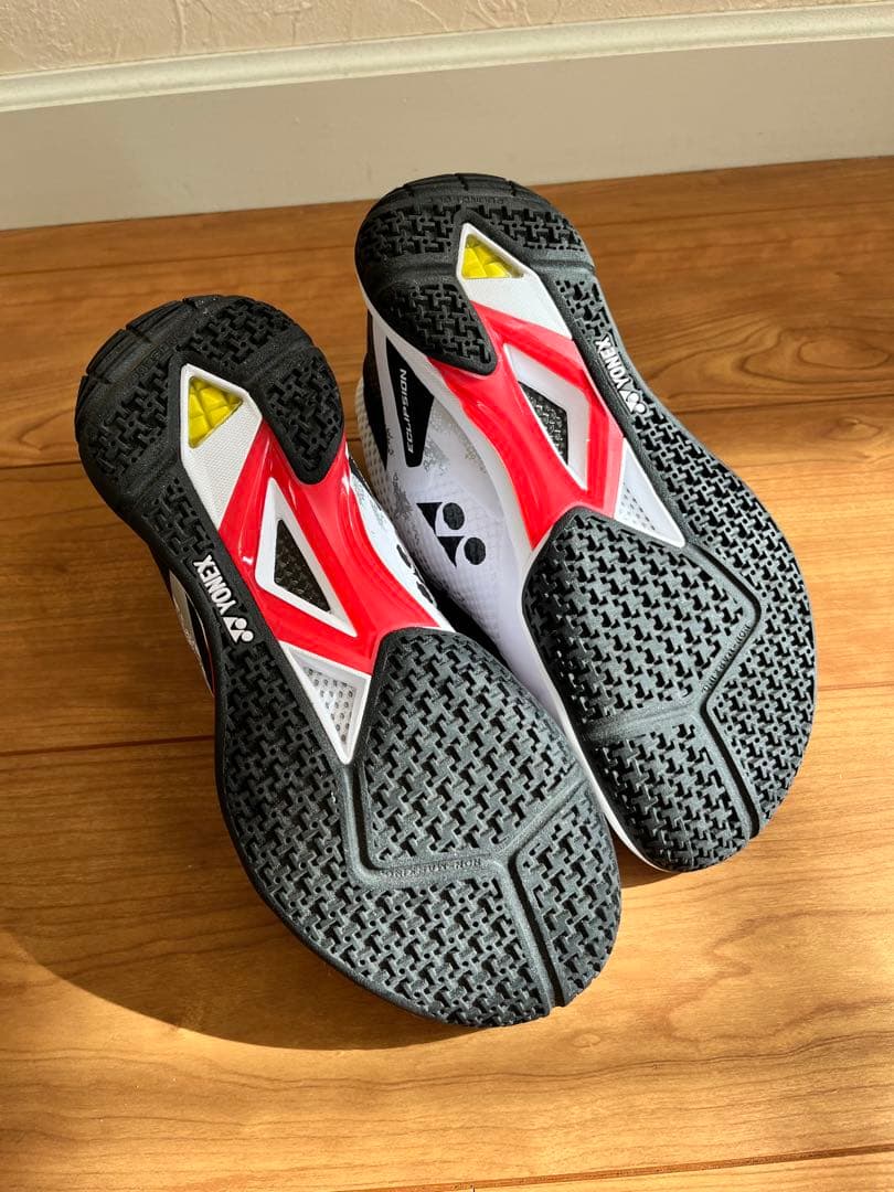 YONEX バドミントンシューズ ホワイト/ブラック ミッドカット