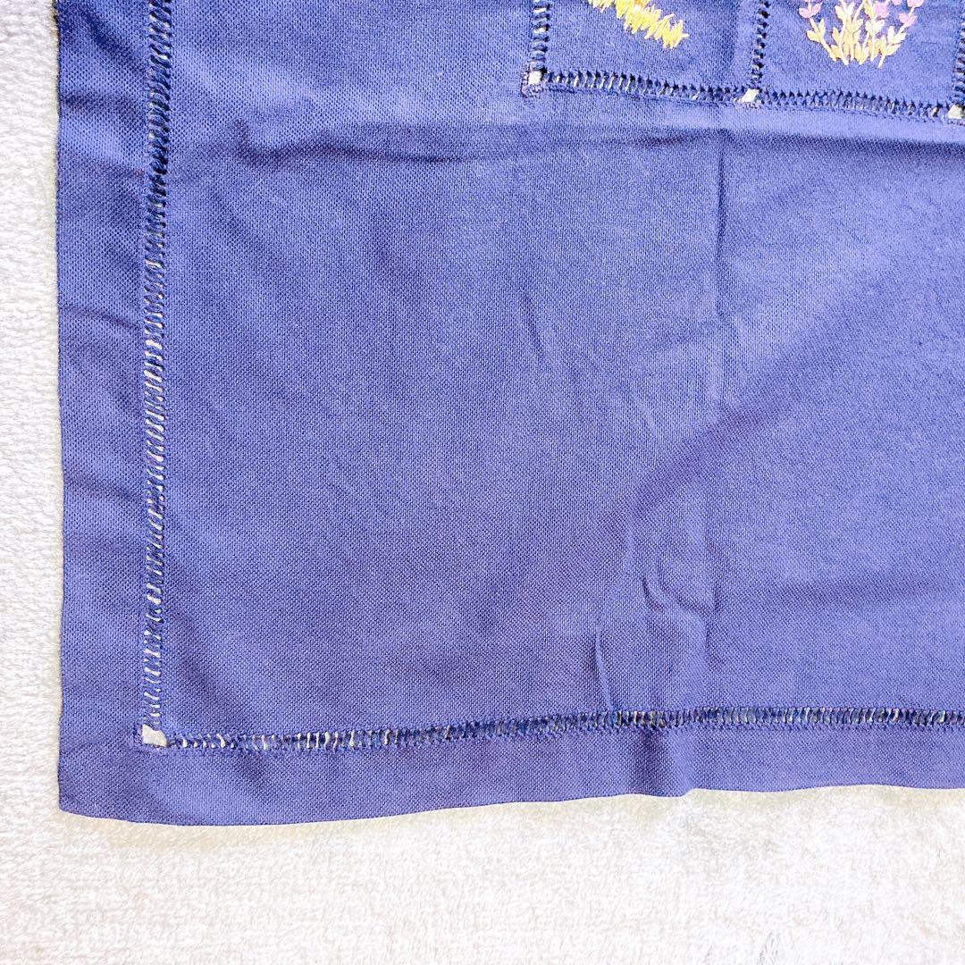 戸塚刺繍　テーブルクロス