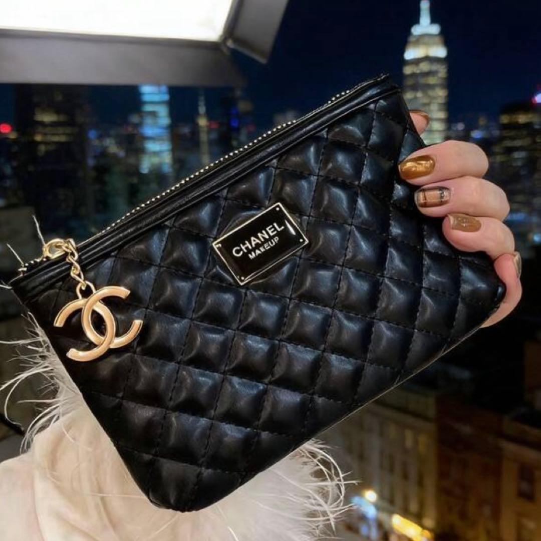 [新品]CHANELシャネル　コスメティックバッグキルティング大容量　ノベルティ