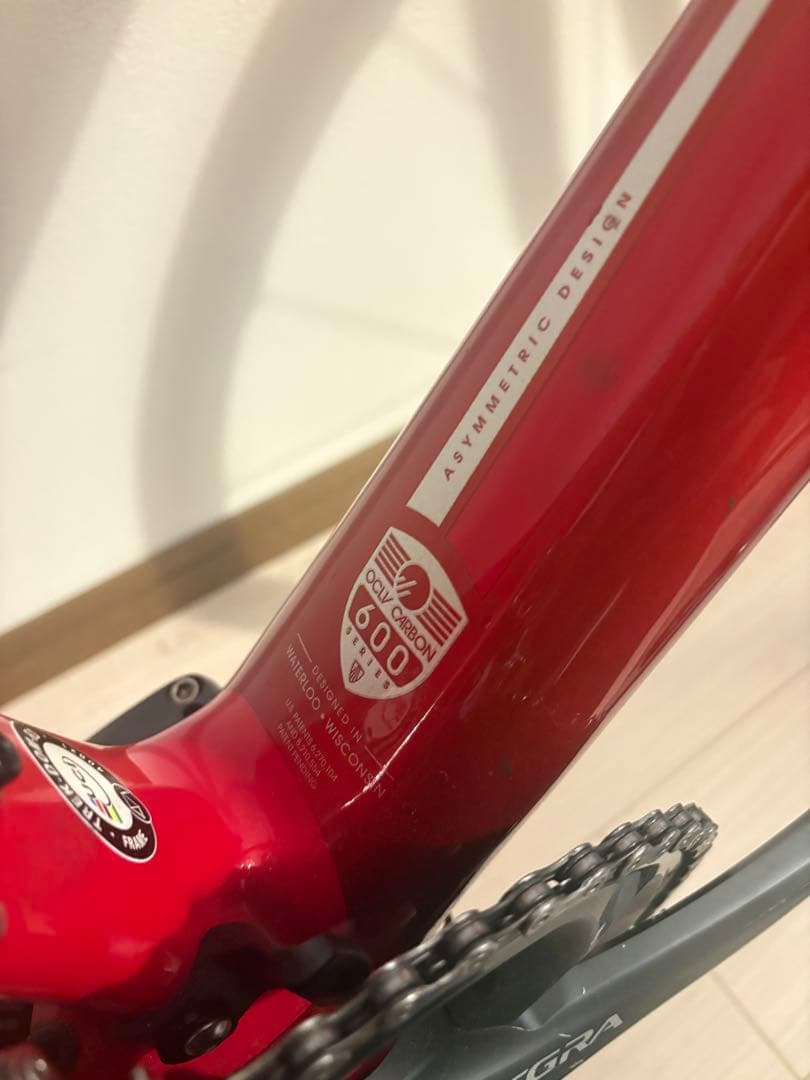 TREK ロードバイク ドマーネ　 ペダル&ホイール＆タイヤなし　配送料込み