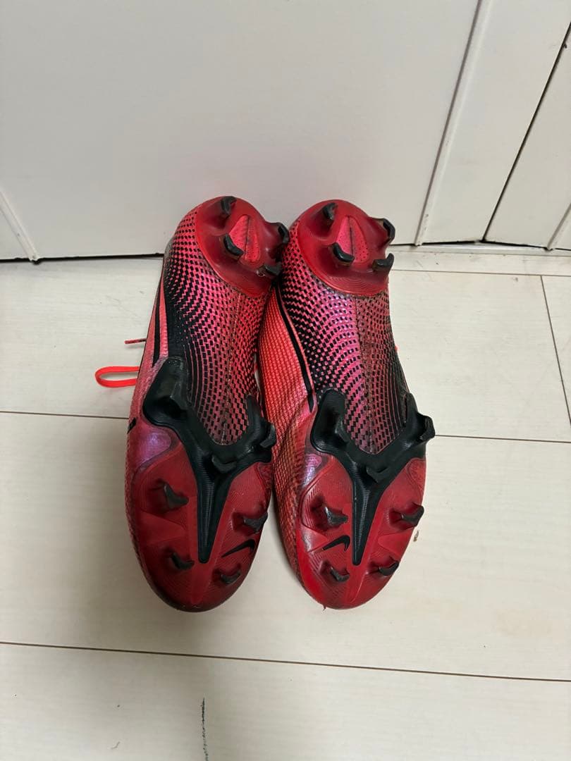 Nike マーキュリアルヴェイパー13FG