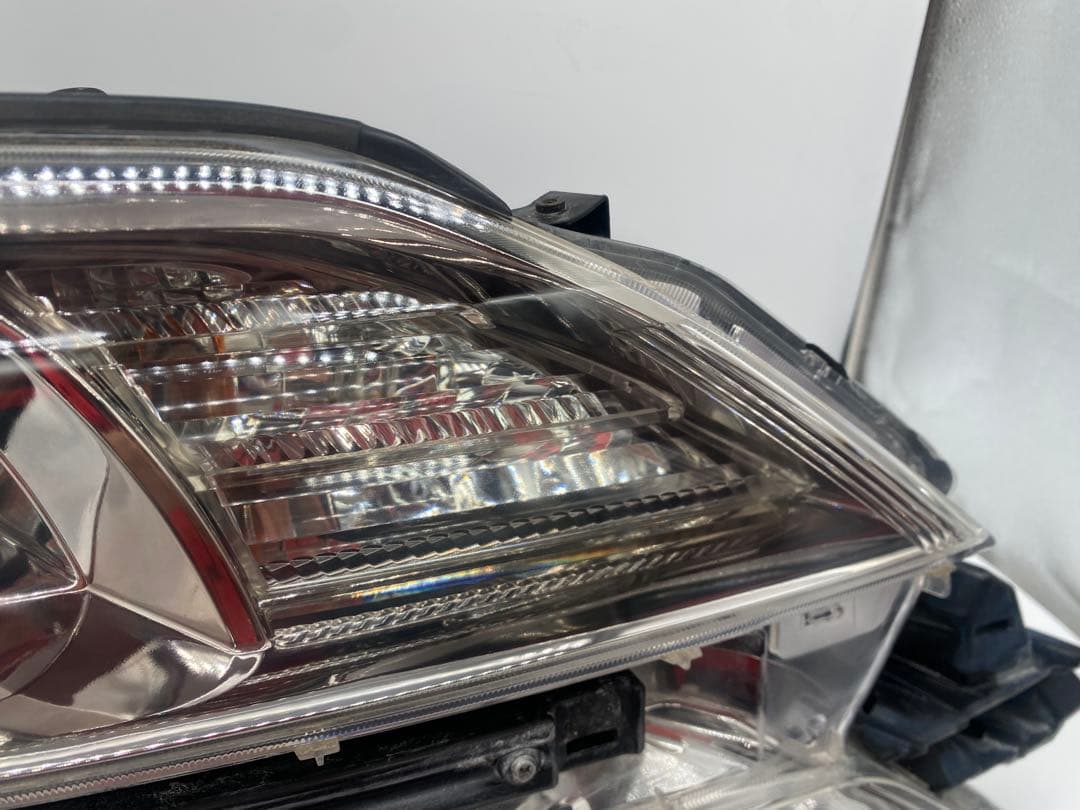 トヨタ ヴェルファイア 20系 前期 右ヘッドライト HID 純正