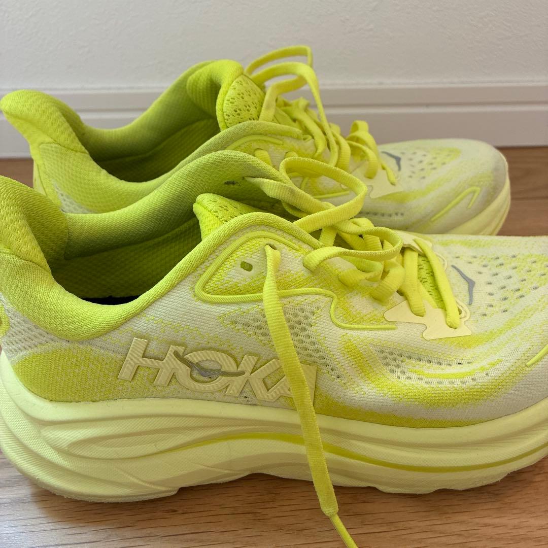 HOKA ホカ　ランニングシューズ　24 7.5B イエロー