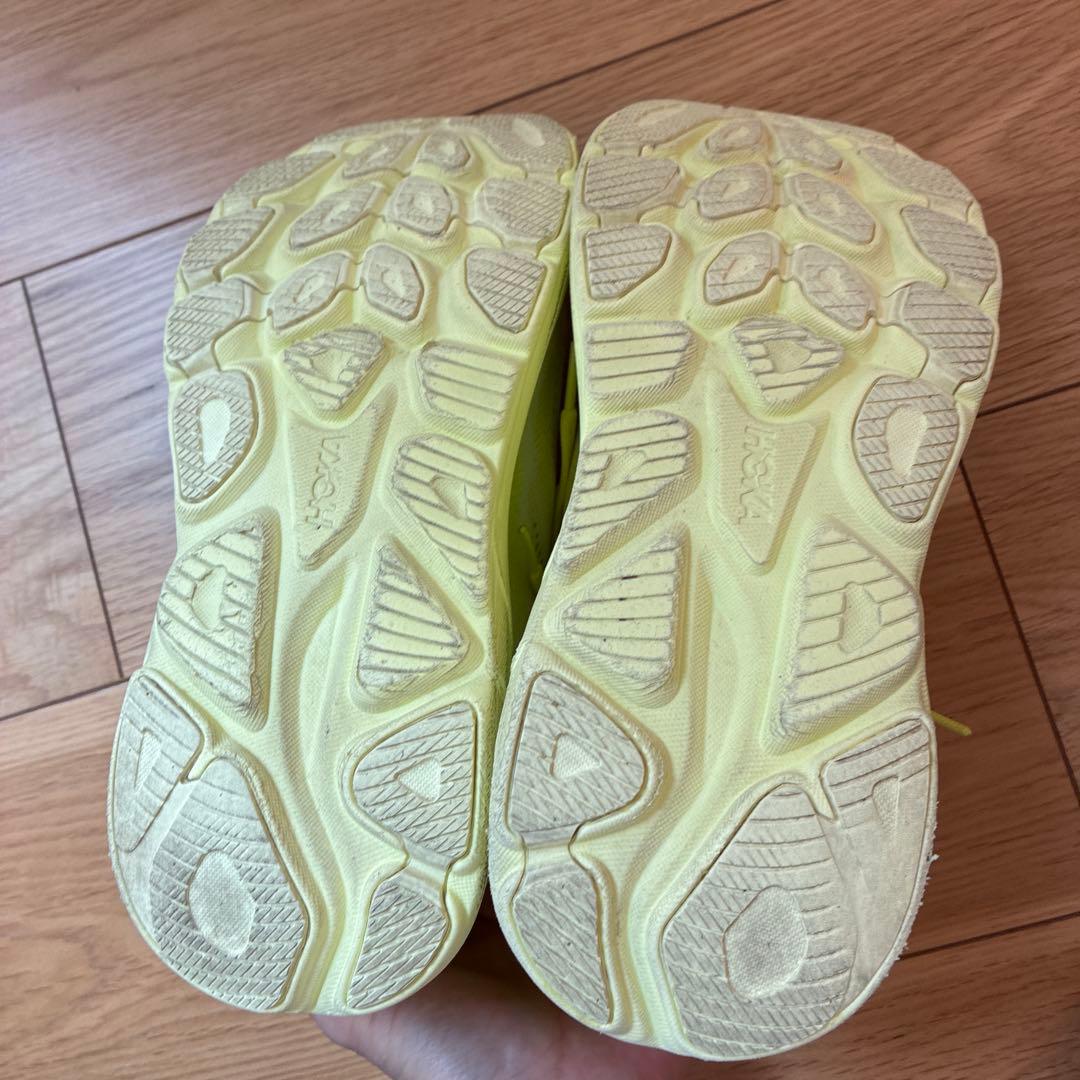 HOKA ホカ　ランニングシューズ　24 7.5B イエロー