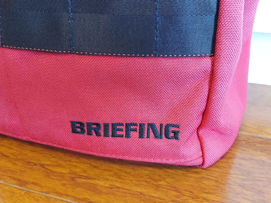 人気色〈BRIEFING〉カートバッグ ブリーフィング ラウンドバッグ 赤
