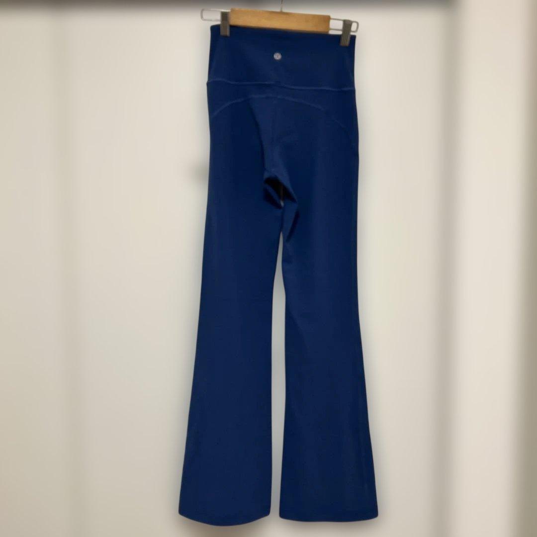 Lululemon ネイビーフレアパンツ　ASIA FIT