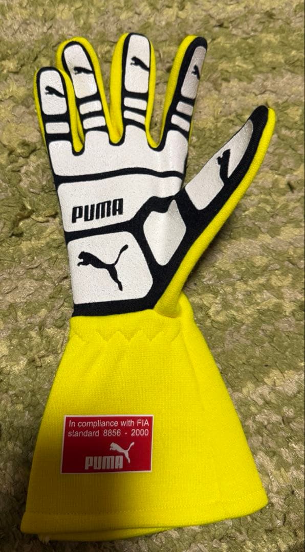 F1 フェラーリ レーシンググローブ PUMA イエロー　レプリカ　②
