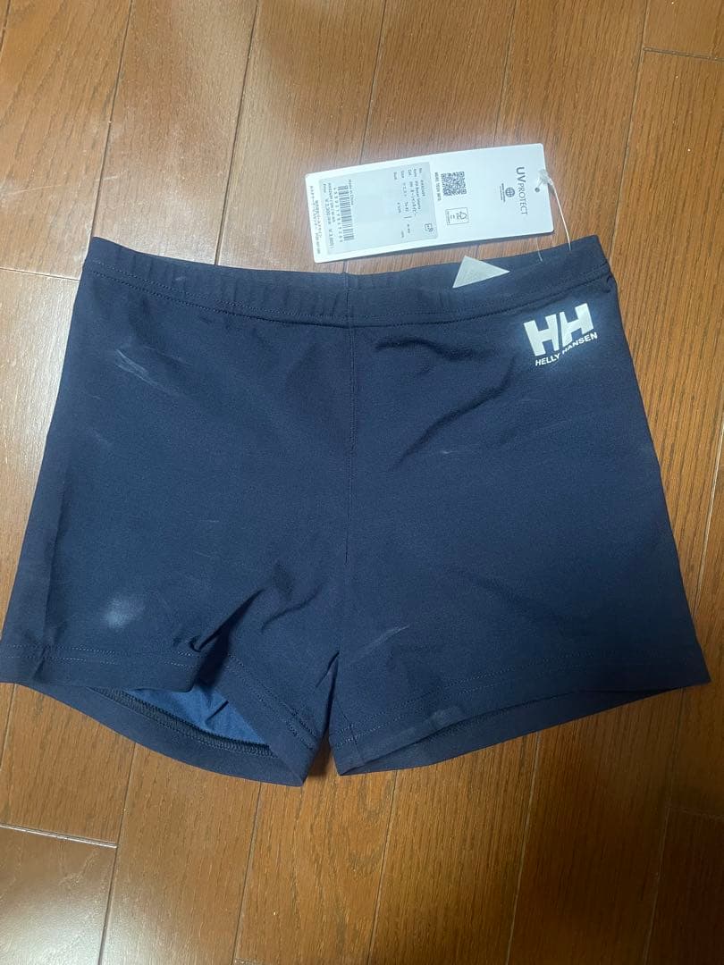 サッカー練習着　ソックス　ヘリーハンセン水着
