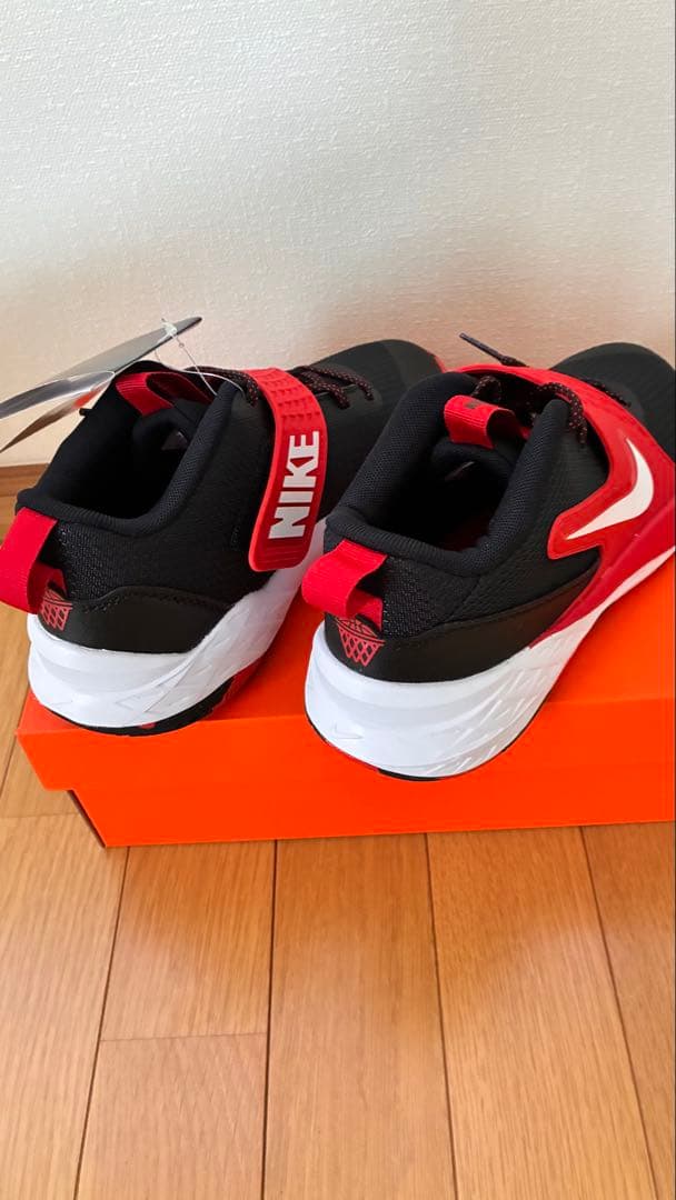 Nike バスケットボールシューズ 黒/赤