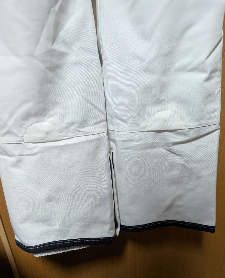 バートン アヴァロン　ストレッチビブパンツ