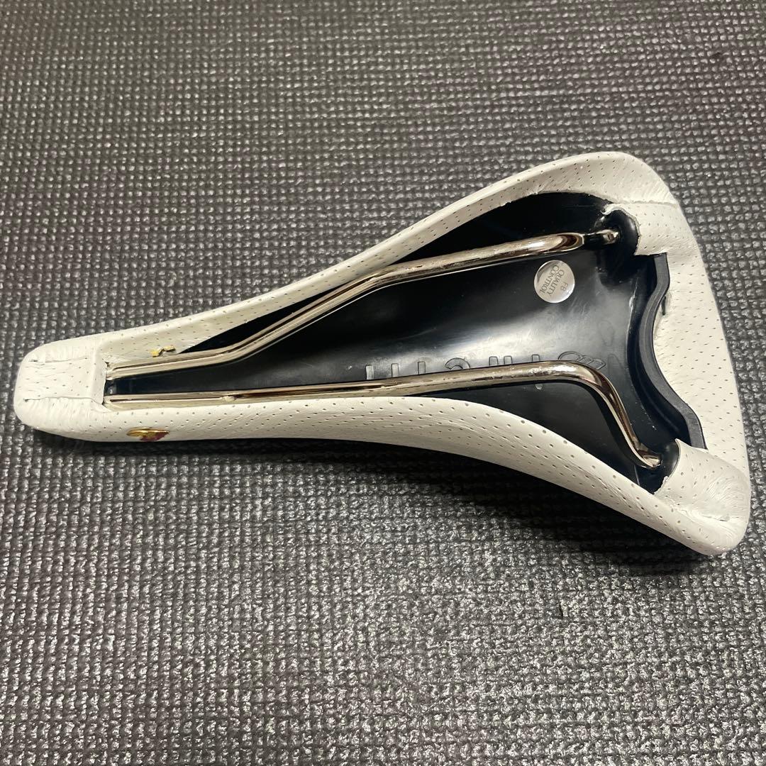 Cinelli チネリ ヴォラーレ サドル 復刻版 ホワイト