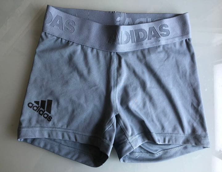 新品未使用adidas TECHFIT S XS トレーニング　ヨガ　上下セット