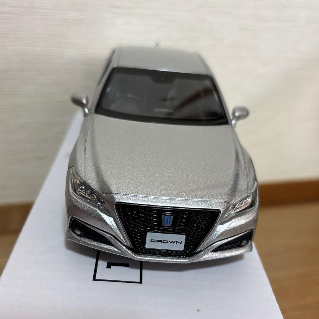 クラウン　1/30 色見本ミニカー　店頭展示用