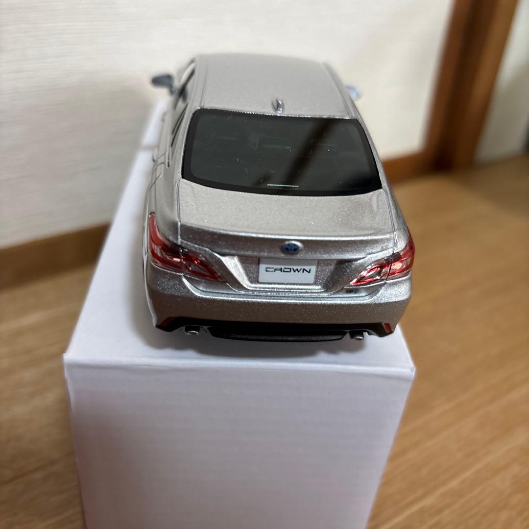 クラウン　1/30 色見本ミニカー　店頭展示用