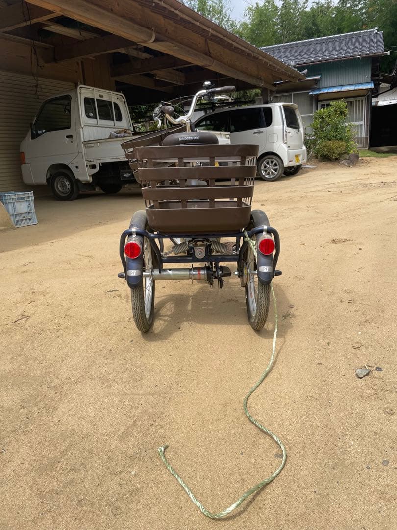 ブリヂストン　電動アシスト三輪車