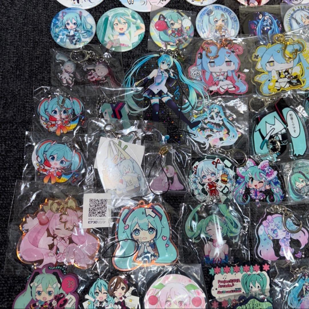 プロセカ 初音ミク 缶バッジ アクリルキーホルダー 大量 まとめ売り 96点