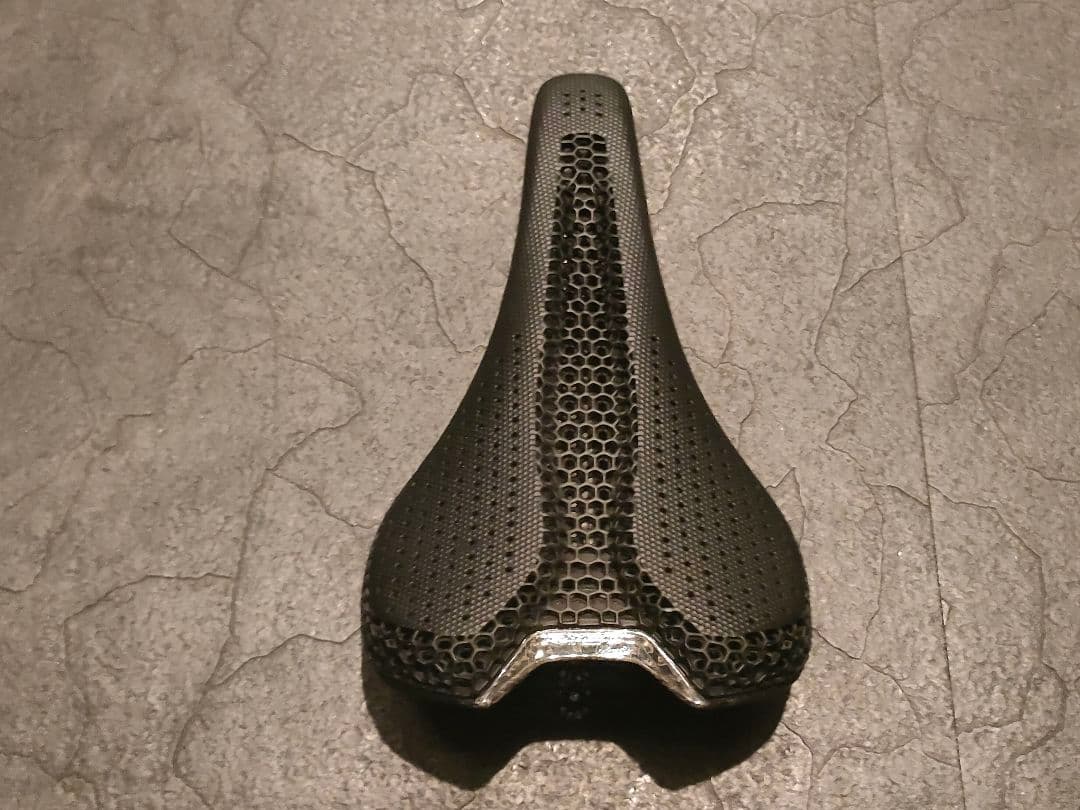 Ryet 3Dプリントサドル　romin evo mirror風