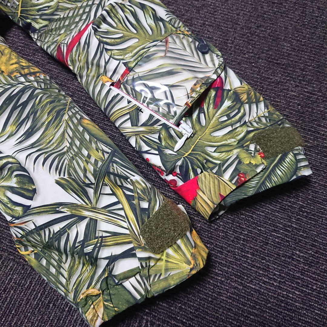 送料無料【DESCENTE】植物柄スキージャケット SS