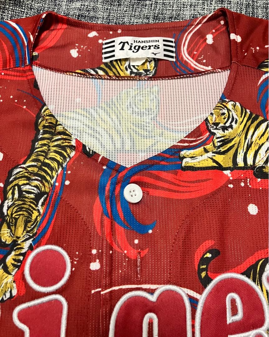 公式完売品 阪神タイガース デザインユニフォーム 波と虎 XOサイズ 状態良好