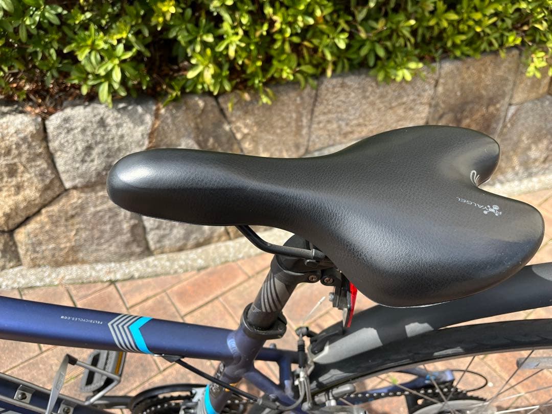 【超美品】FELTクロスバイクVerza Speed 50 マットネビー