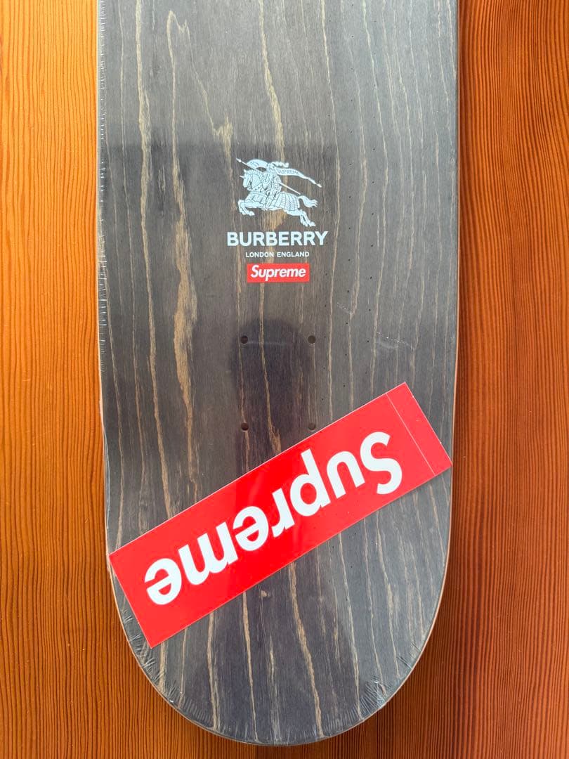 シュプリーム×バーバリー Supreme チェック柄デッキ スケボー 新品未開封