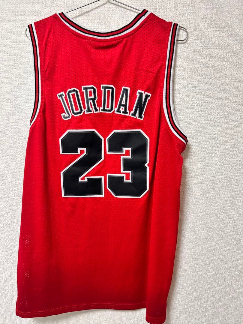 BULLS JORDAN 23 赤ジャージ
