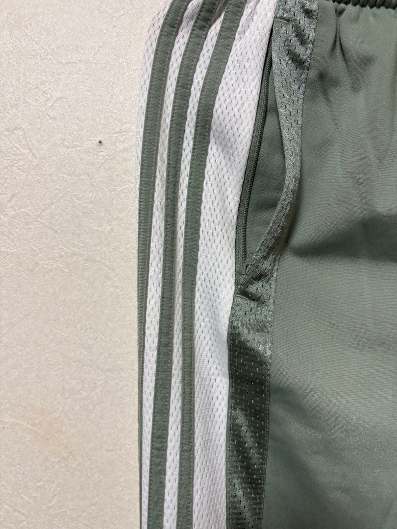 adidas トレーニングパンツ グリーン 3本ライン