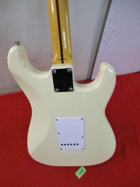 147：Fender Stratocaster　フェンダー　日本製　ジャンク