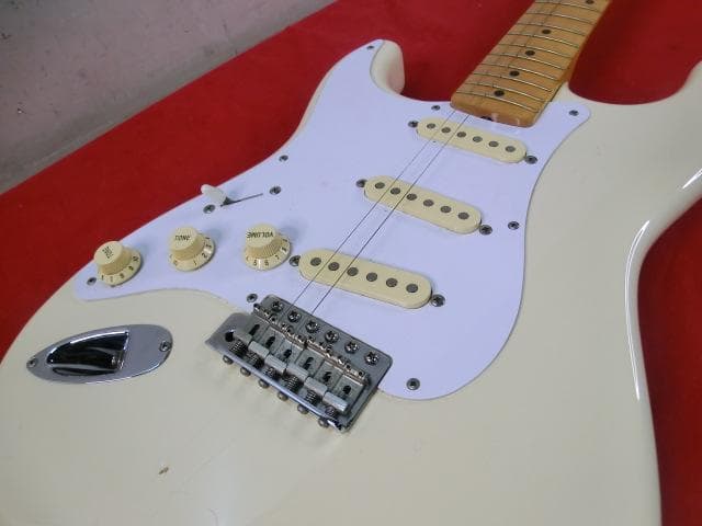 147：Fender Stratocaster　フェンダー　日本製　ジャンク