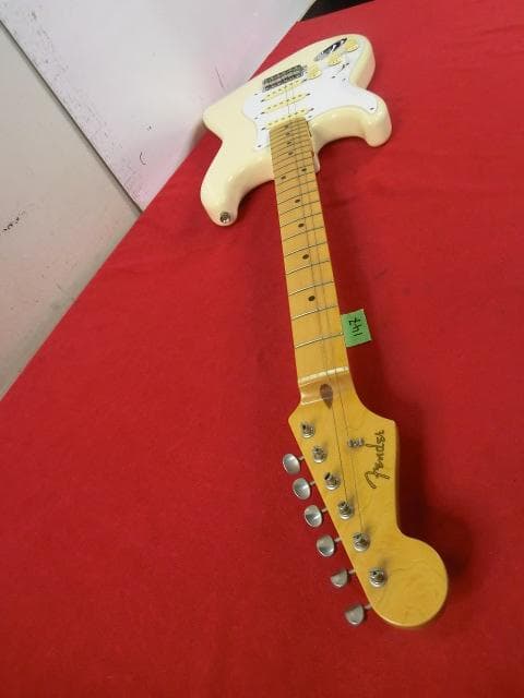 147：Fender Stratocaster　フェンダー　日本製　ジャンク