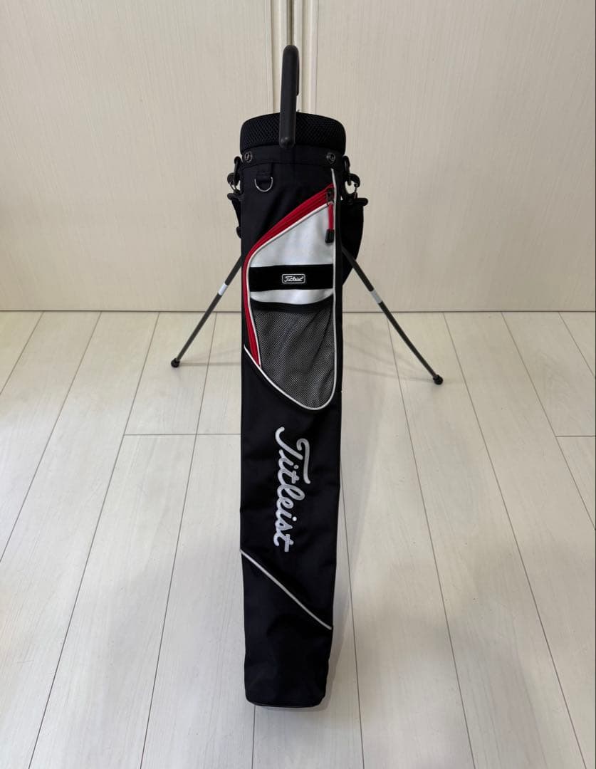 タイトリスト Titleist セルスタンドキャディーバッグ　ブラックホワイト